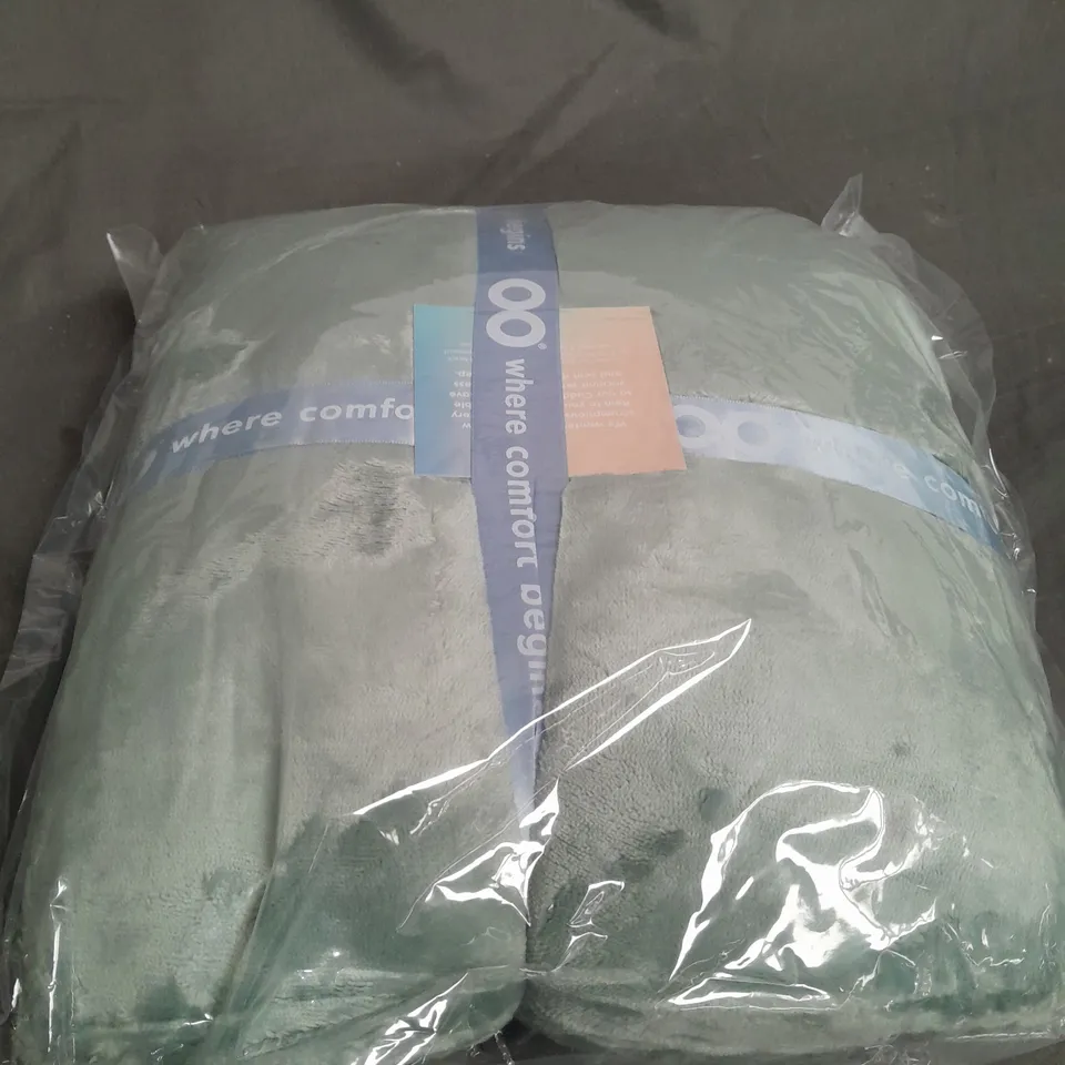 SEALED OODIE HOODED OVERSIZED BLANKET - SAGE