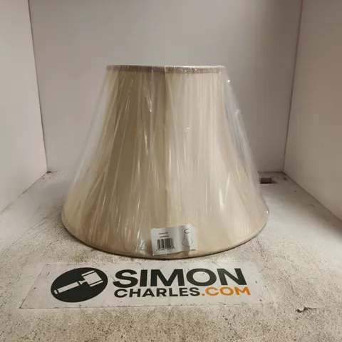 22" BELL CARRIE LAMPSHADE IVORY BOXED
