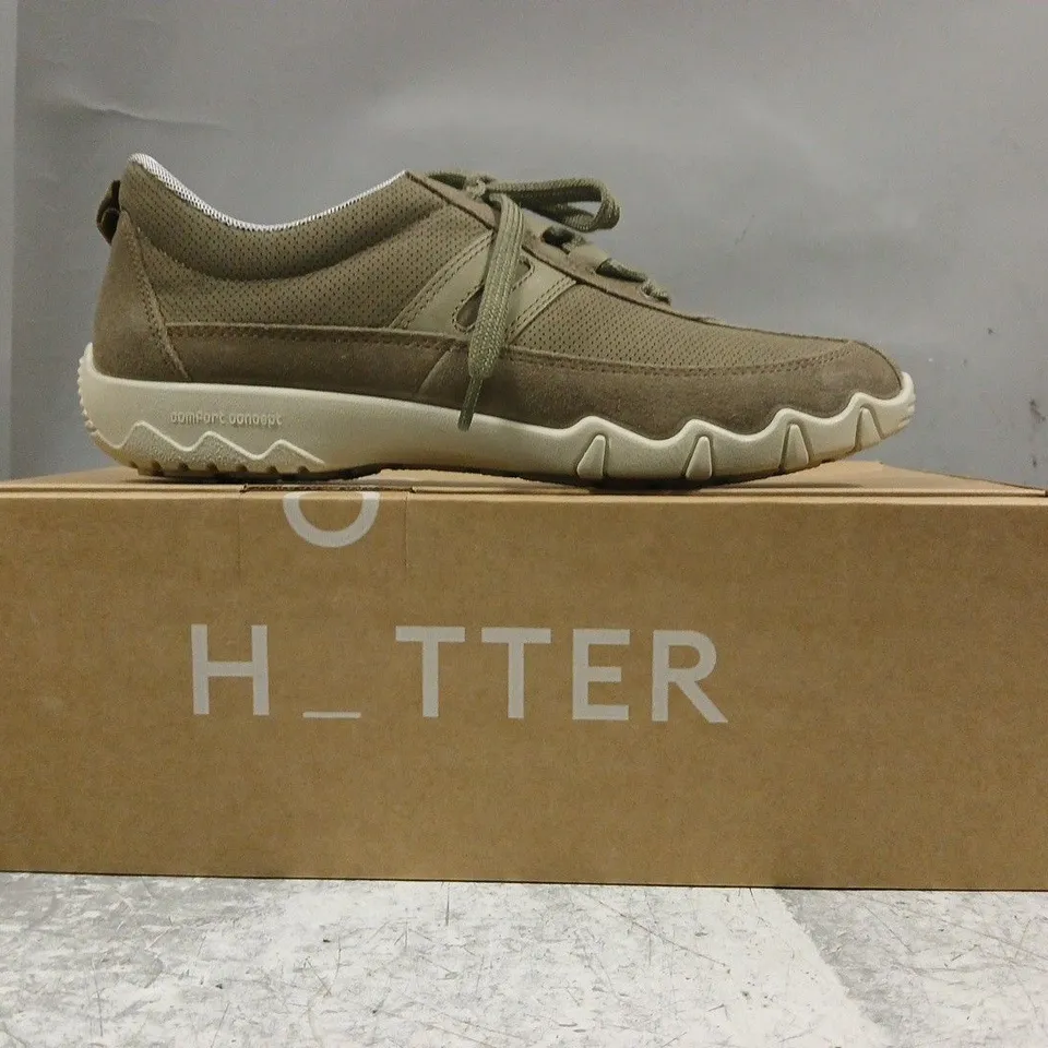 BOXED PAIR OF HOTTER LEANNE II EXTRA WIDE SHOES IN MOSS SIZE UK 7.5