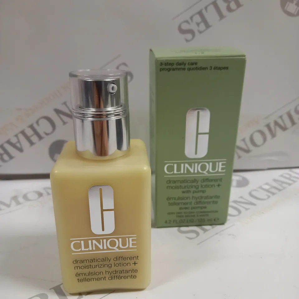 BOXED CLINIQUE DRAMATICALLY DIFFERENT MOISTURISING LOTION+ 125ML WITH PUMP