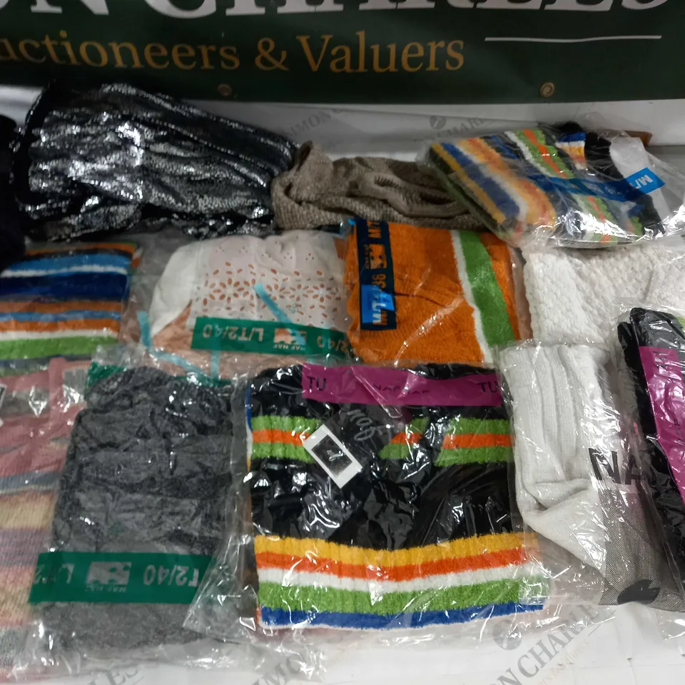 LOT OF 12 ASSORTED CLOTHING ITEMS - VARIOUS SIZES
