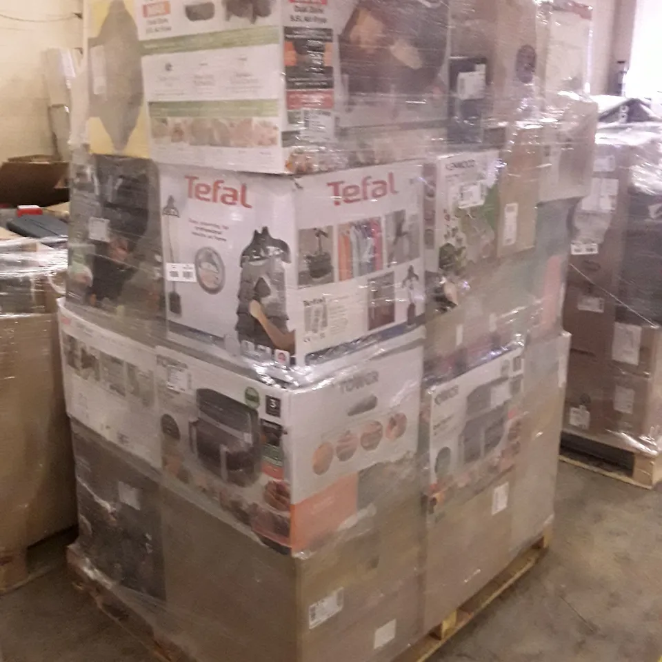 PALLET OF APPROXIMATELY 43 UNPROCESSED RAW RETURN HOUSEHOLD AND ELECTRICAL GOODS TO INCLUDE;