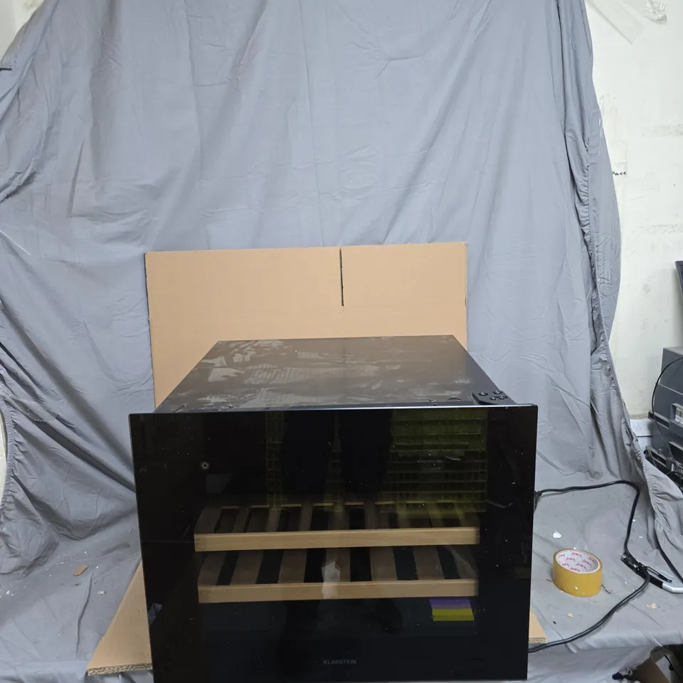 KLARSTEIN WINE COOLER TK15-259 – 62L, 65W, 220–240V, GLASS FRONT (ITEM 10046196)