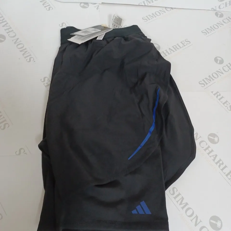 ADIDAS HIT RUNNING SHORTS SIZE L