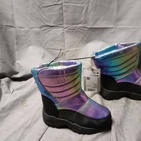 MOUNTAIN WAREHOUSE KIDS' IRIDESCENT PADDED WINTER BOOTS  - KIDS UK SIZE 8