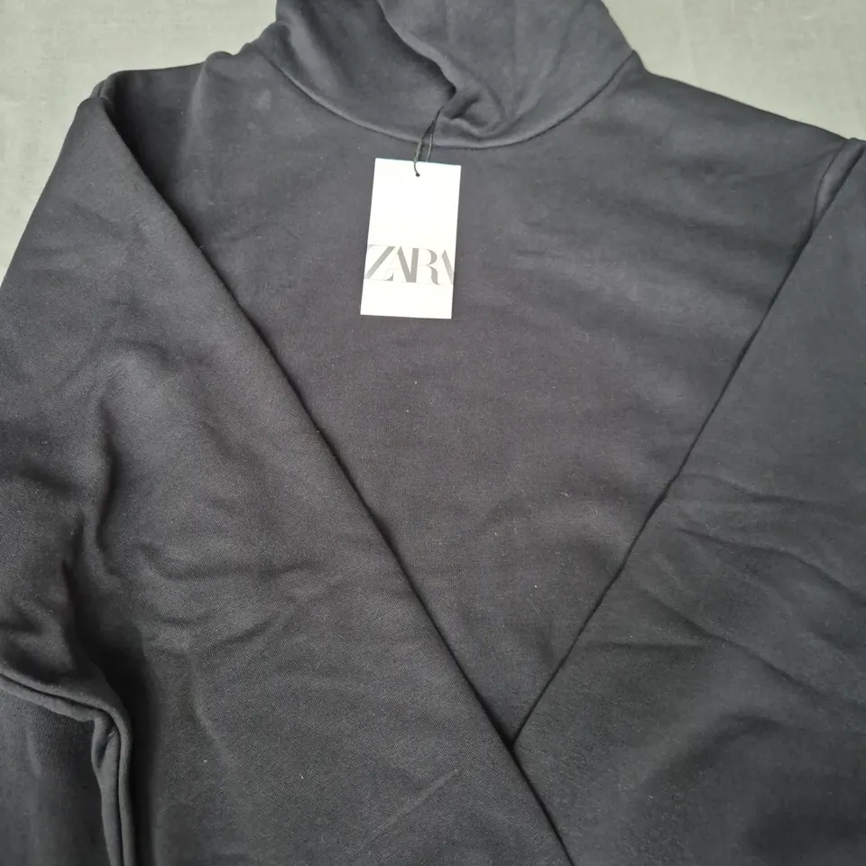 ZARA LONG SLEEVE HOODIE IN BLACK SIZE XL