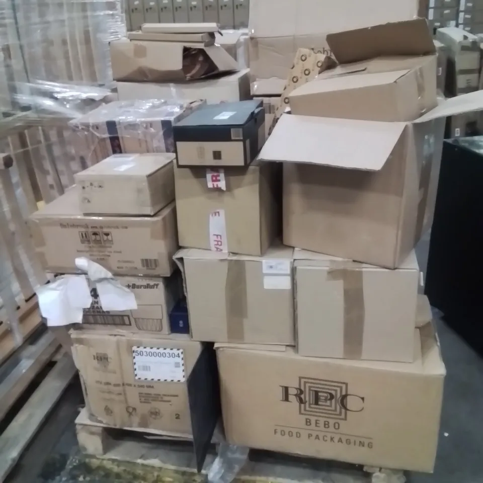 PALLET OF CATERING SUPPLIES TO INCLUDE;GLASSES,PLATES,TEA STANDS,CUPS,WOOD PLATTERS
