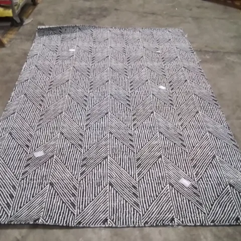 QUALITY DESIGNER AREA RUG - APPROXIMATELY 240X165CM