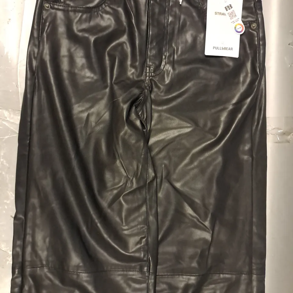 PULL & BEAR STRAIGHT LEG FAUX LEATHER TROUSERS IN BLACK SIZE UK 8