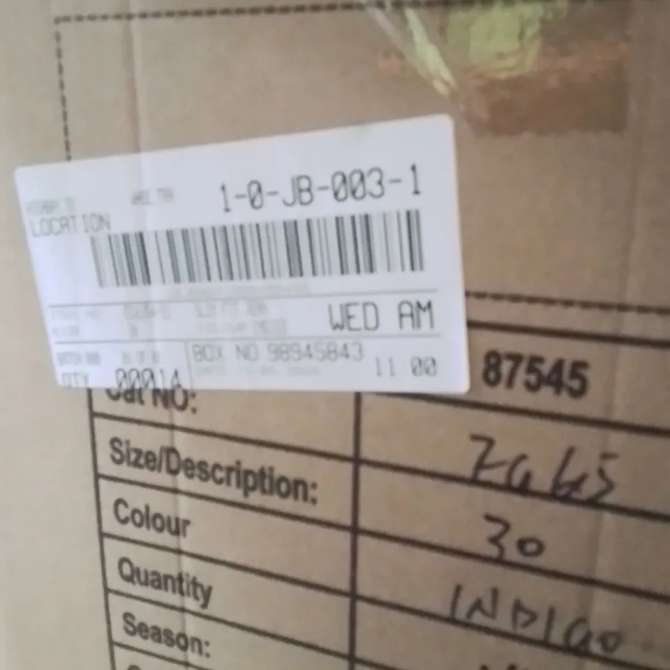 BOXED BRAND NEW APPROXIMATELY 14 JULIPA JEANS INDIGO SIZE 30
