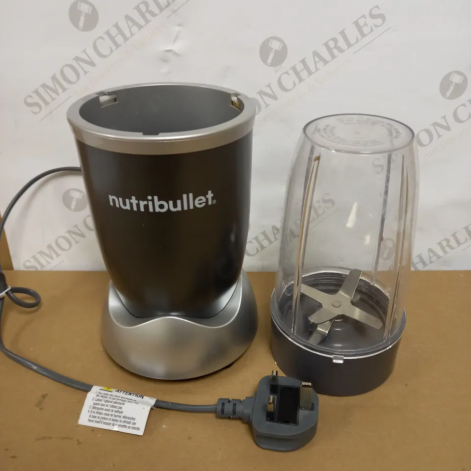 NUTRIBULLET 600 SERIES - NUTRIENT EXTRACTOR HIGH SPEED BLENDER - 600 W - GRAPHITE