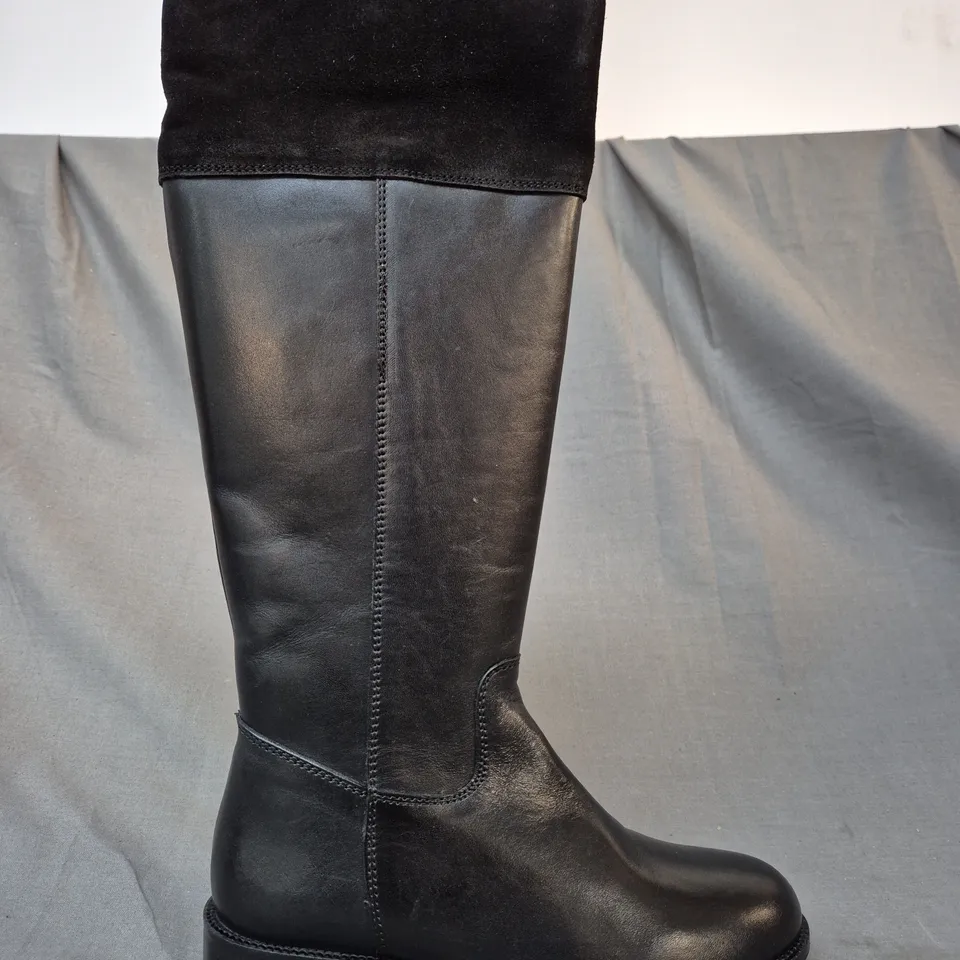 BOXED PAIR OF DUNE LONDON 586 TINA XX RIDING KNEE-HIGH BOOTS IN BLACK SIZE 3