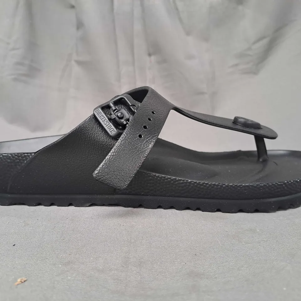 BOXED PAIR OF BIRKENSTOCK GIZEH EVA TOE-POST SANDALS IN BLACK UK SIZE 11.5