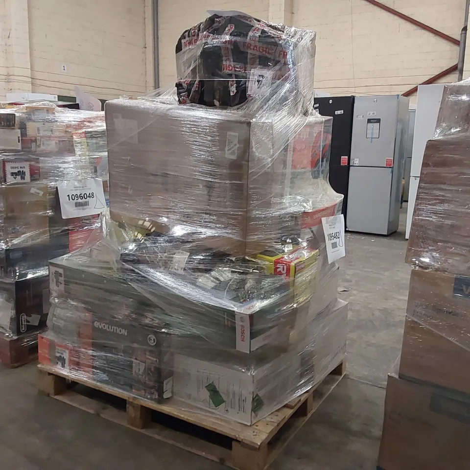 PALLET OF APPROXIMATELY 16 UNPROCESSED RAW RETURN HOUSEHOLD AND ELECTRICAL GOODS TO INCLUDE;