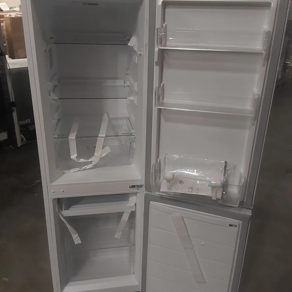 LOGIK LFC50W23 60/40 FRIDGE FREEZER - WHITE
