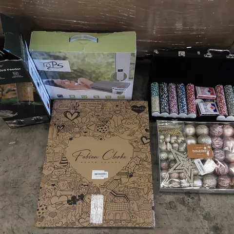 PALLET OF ASSORTED ITEMS INCLUDING: POKER SET, ELECTRIC BLANKET, BIRD FEEDER, PHOTO FRAMES