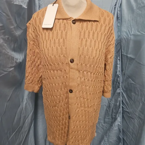 PERENGRINE COVE KNITTED SHIRT IN SAND - L
