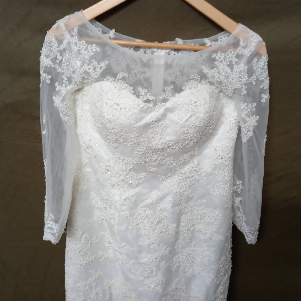 IVORY EMBELLISHED WEDDING DRESS - SIZE UNSPECIFIED