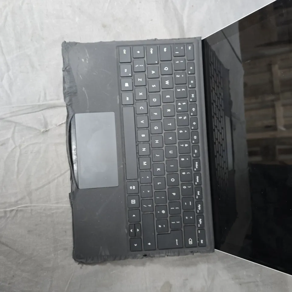 MICROSOFT SURFACE PRO 5 TABLET WITH KEYBOARD – I5-7300U, 8GB RAM, 256GB SSD, 12.3IN DISPLAY