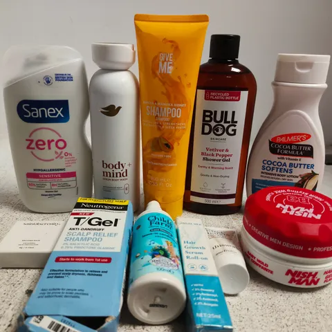 APPROX 12 ASSORTED BEAUTY PRODUCTS TO INCLUDE SANEX SHOWER GEL, GIVE ME SHAMPOO, BULLDOG SHOWER GEL, ETC
