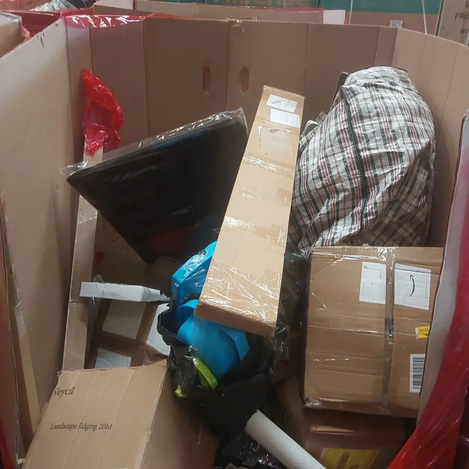 PALLET CONTAINING A VERY LARGE QUANTITY OF ASSORTED ITEMS INCLUDING: MATTRESS, FOLDABLE COMPUTER DESK, KARCHER STEAM CLEANER ECT