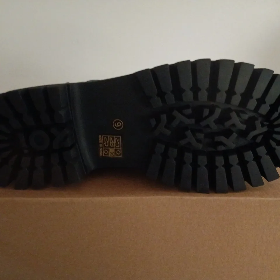 BOXED PAIR OF KOI GIMLI BLACK SQUARE TOE LACE UP BOOTS - SIZE 9