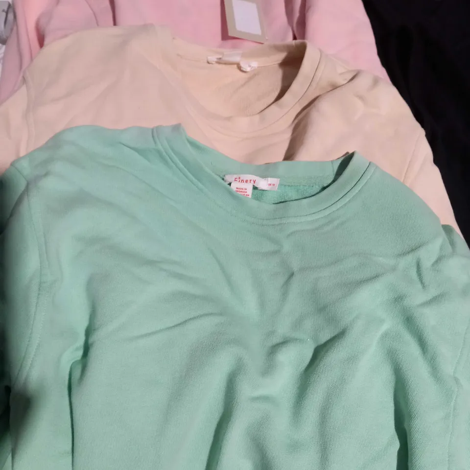 LARGE QUANTITY OF ASSORTED CLOTHING ITEMS TO INCLUDE FINERY JUMPERS AND FRANK USHER + CAROLE HOCHMAN DRESSES - VARIOUS SIZES