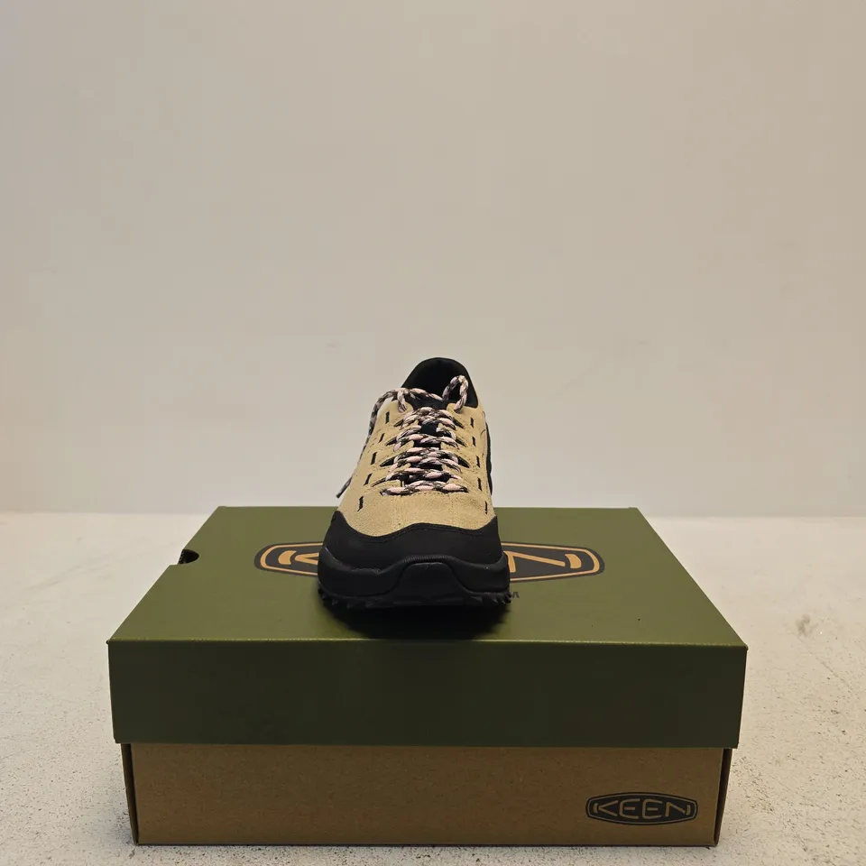 KEEN SAFARI/GIGGLE PINK WOMEN'S SHOES – UK 6 (US 8.5)