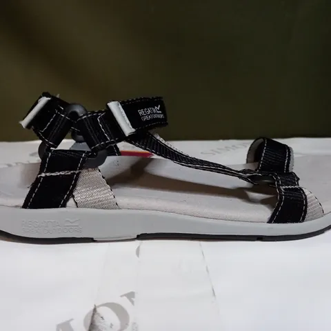 REGATTA LADY SANTA SOL SANDALS SIZE 5