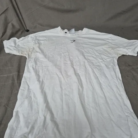 GYMSHARK WHITE T-SHIRT WITH CHEST LOGO – SIZE S