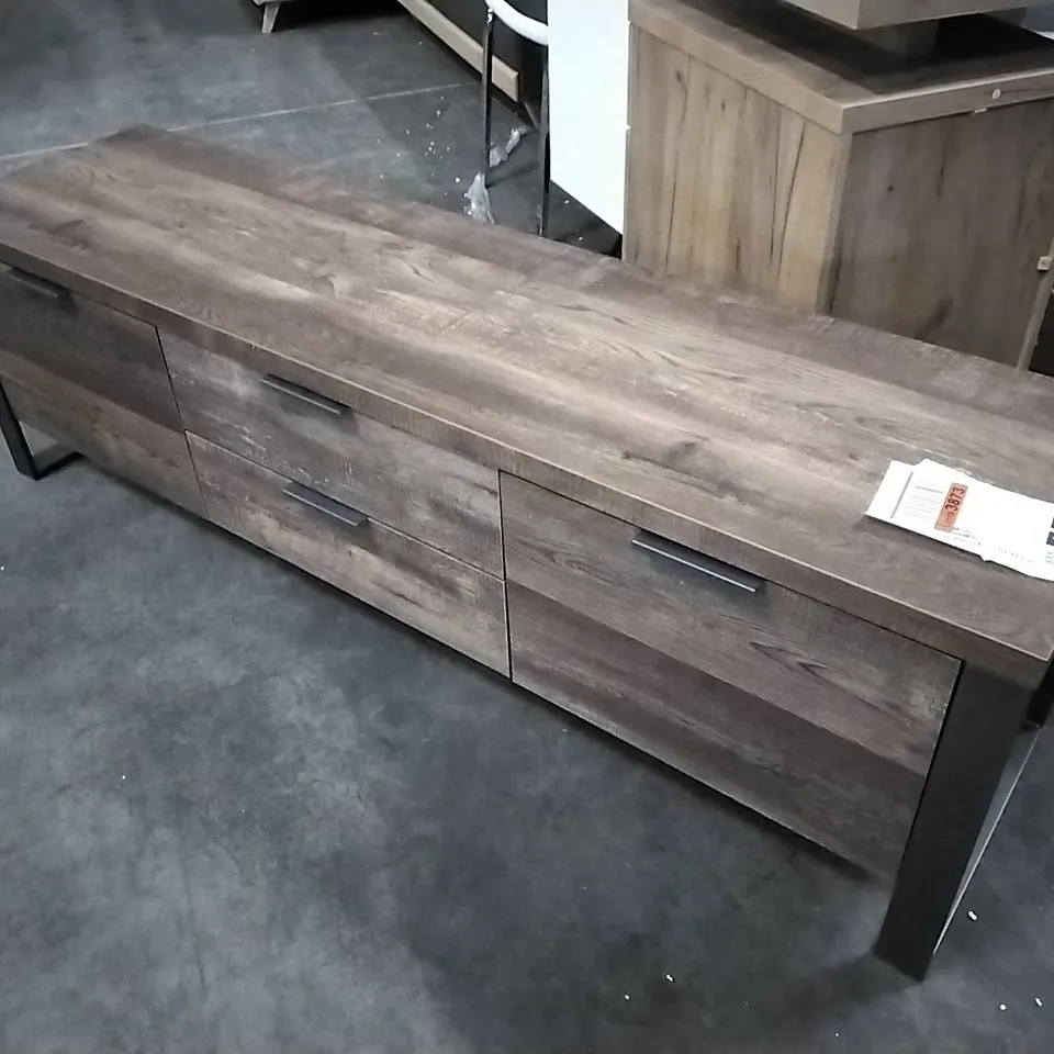 APOGEE TV STAND FOR TV'S UP TO 65" - VINTAGE OAK 