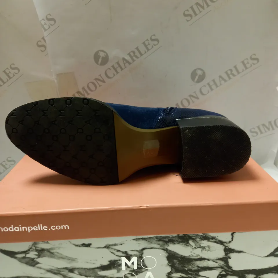 MODA IN PELLE TAMI NAVY ANKLE BOOTS - SIZE 5