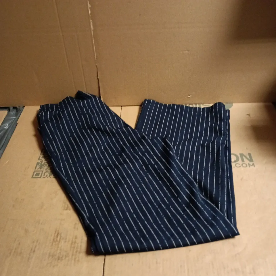BOX OF APPROXIMATELY 40 ASSORTED CLOTHING ITEMS TO INCLUDE KIM AND CO, DANNNI MINOGUE ETC