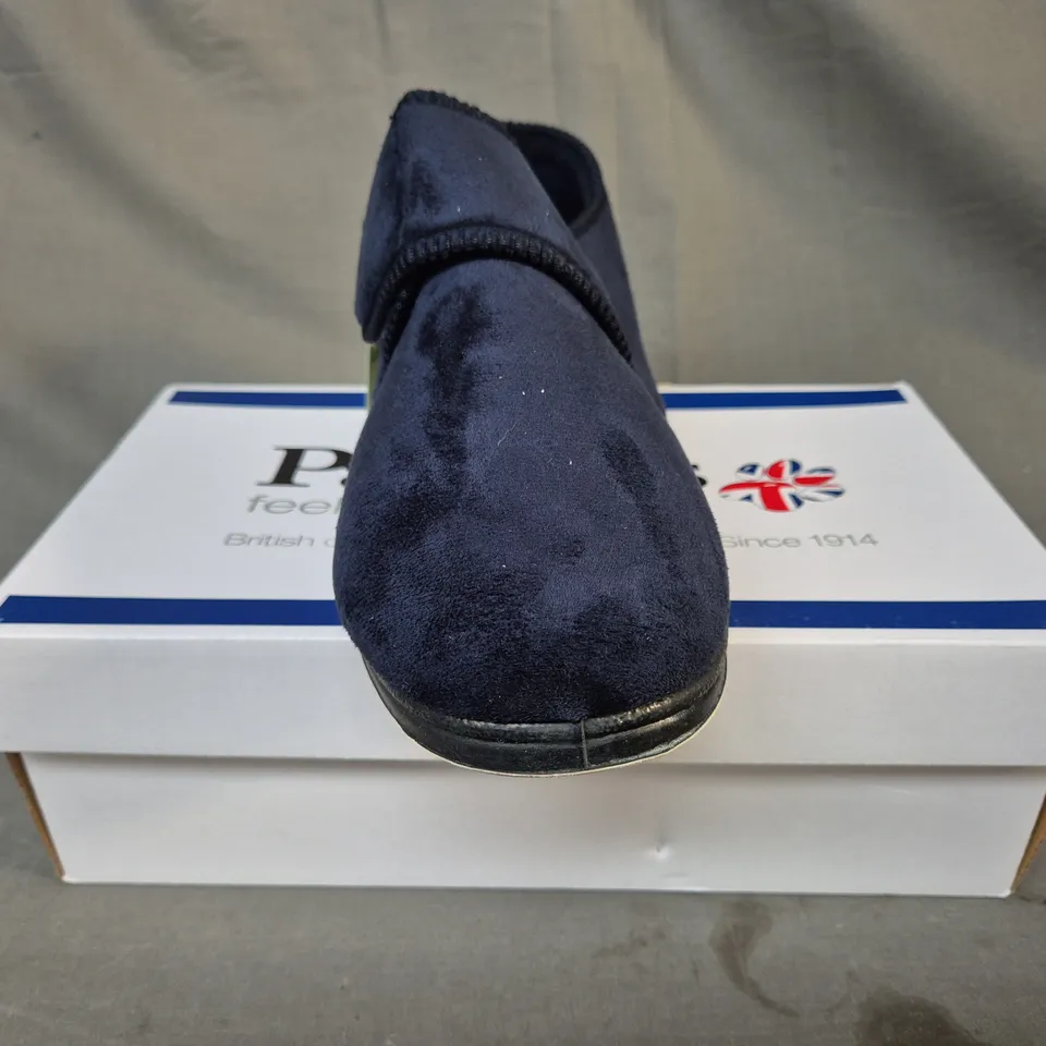 BOXED PAIR OF PADDERS CHARLES SLIPPERS IN NAVY SIZE 11