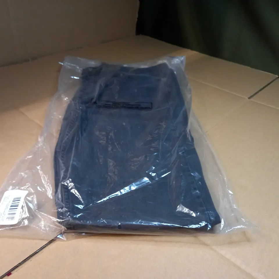 PACKAGED TOPMAN BLACK JEANS - SIZE W38/L32