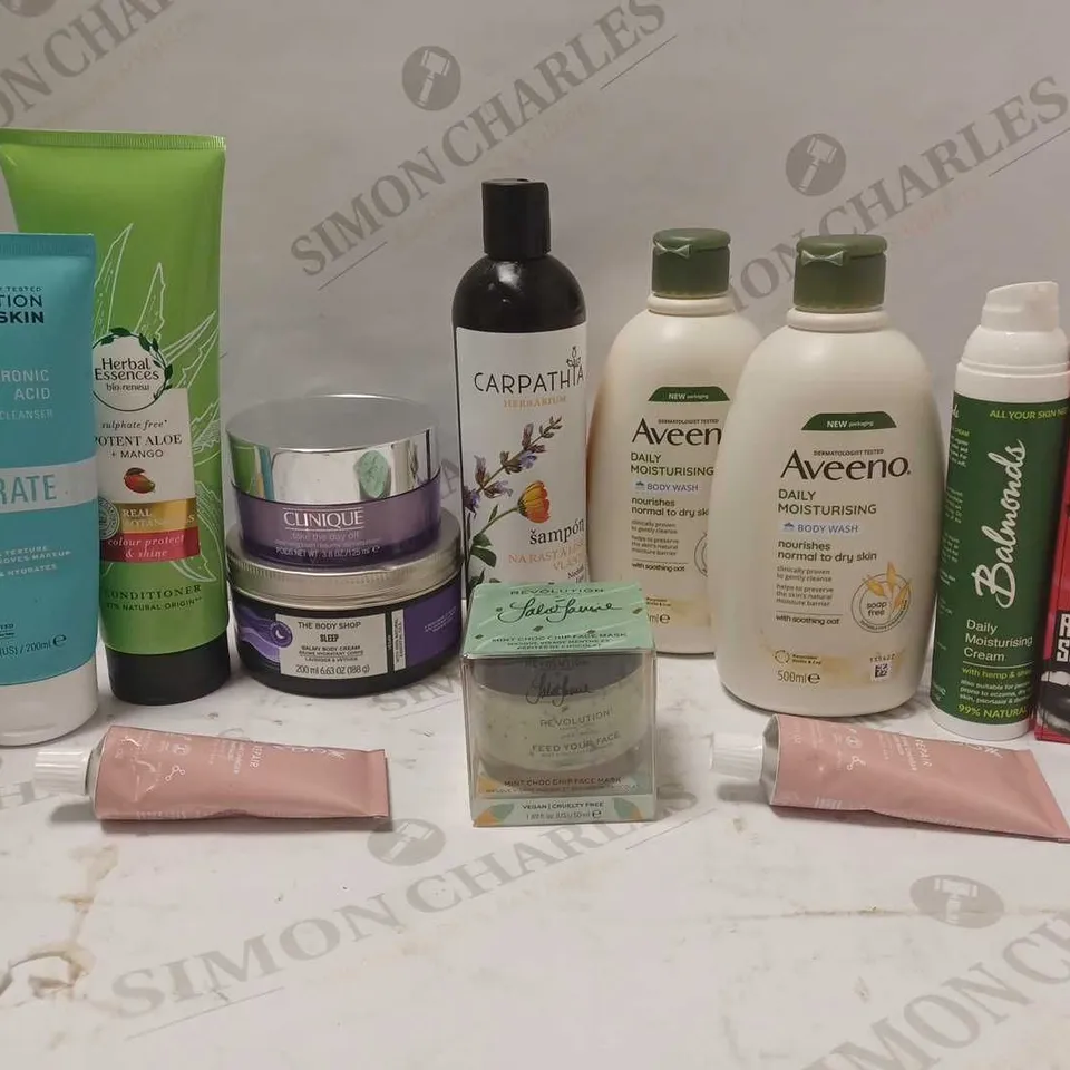 LOT OF APPROX 12 ASSORTED BEAUTY PRODUCTS TO INCLUDE WE ARE PARADOXX HAIR MASK, CLINIQUE CLEANSING BALM, AVEENO BODY WASH, ETC 