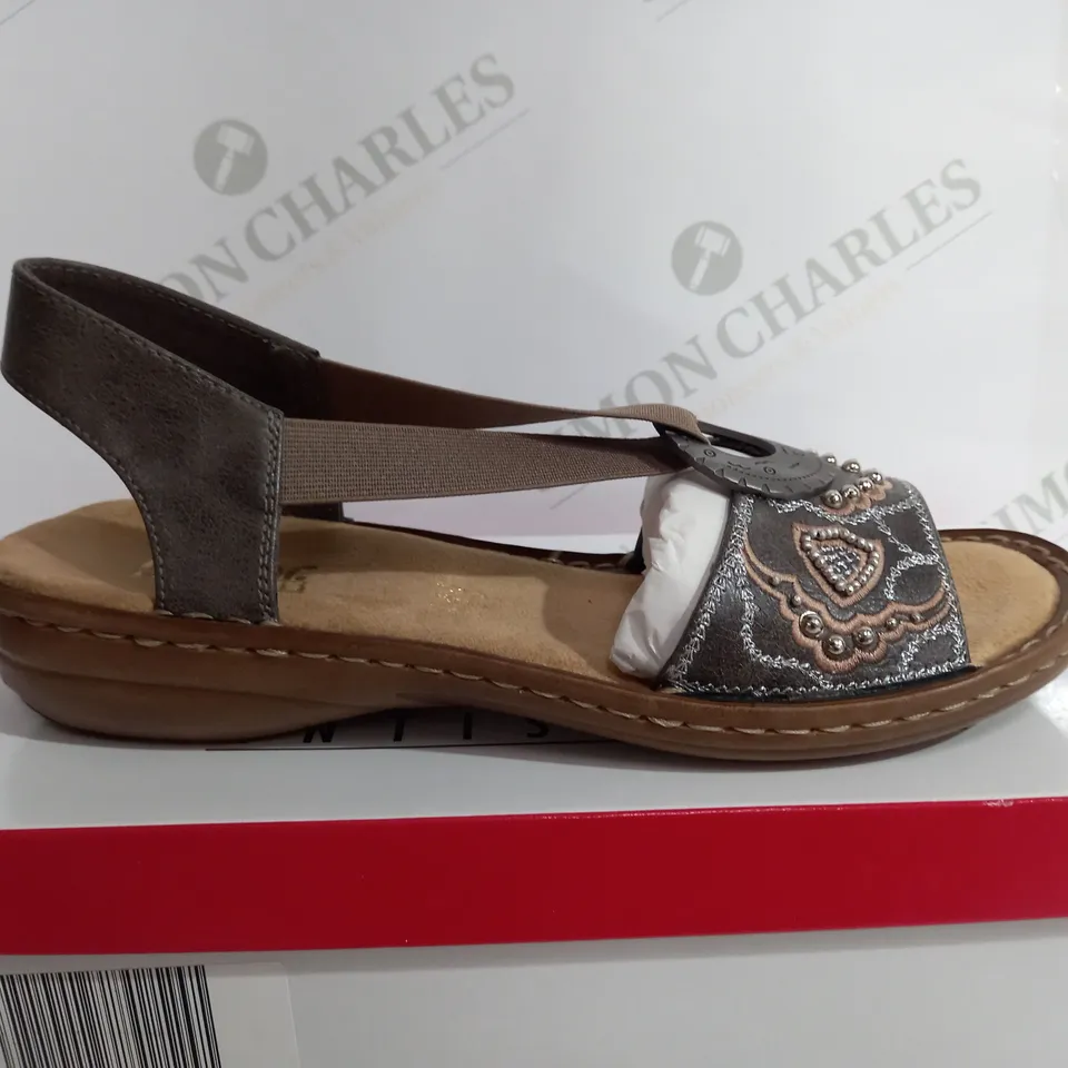 BOXED RIEKER ANTISTRESS SCHWARTS BEIGE LACK SIZE 6