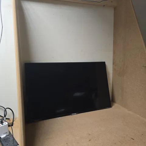 SAMSUNG 32-INCH LED TV UE32ES5500K (MODEL UE32ES5500) 