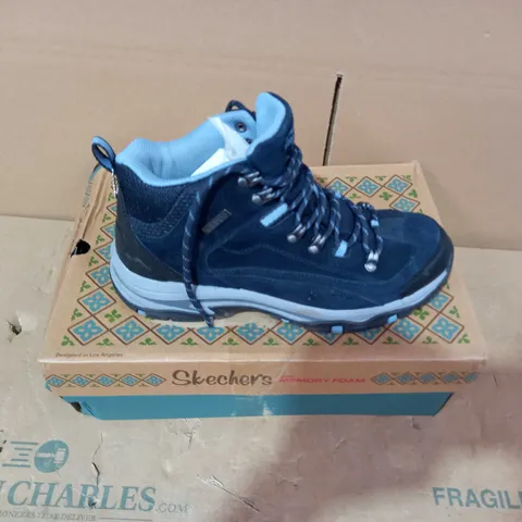 BOXED PAIR OF SKECHERS - SIZE 6.5
