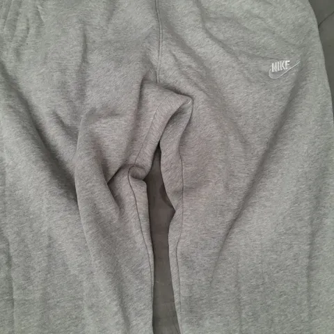 NIKE STANDARD FIT JOGGERS IN GREY SIZE MEDIUM