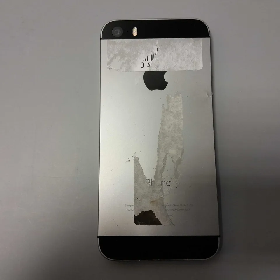 BOXED APPLE IPHONE SE SMARTPHONE