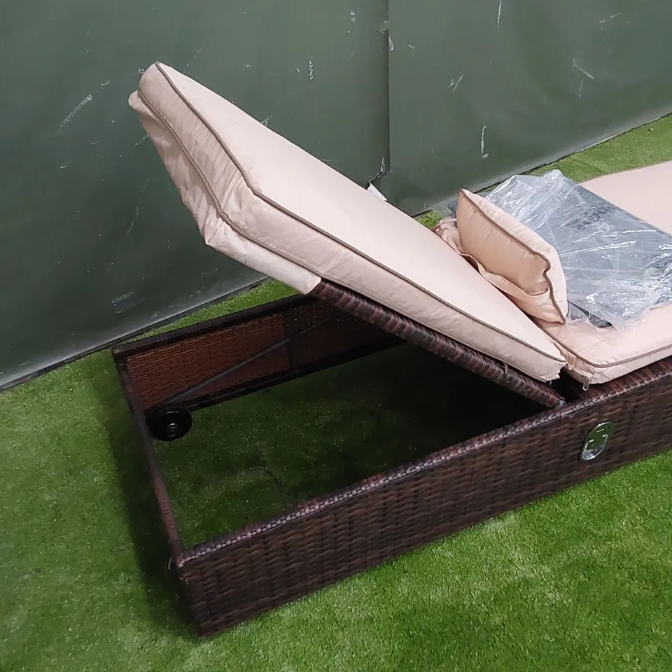 DESIGNER MANUAL ADJUSTABLE SUNLOUNGER IN CHOCOLATE MIX RATTAN WITH CUSHION AND COVER