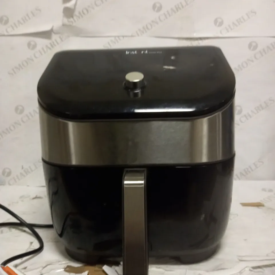 INSTANT VORTEX PLUS WITH CLEARCOOK DIGITAL HEALTH AIR FRYER