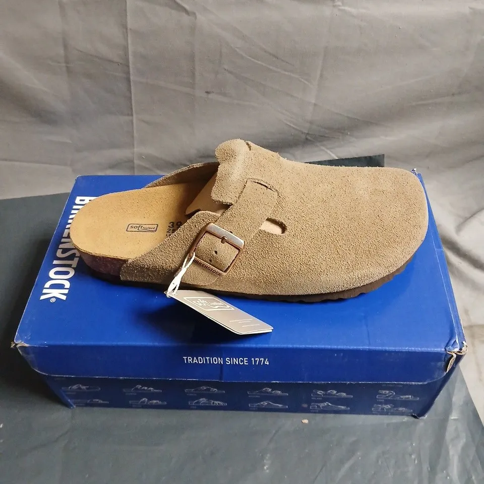 BIRKENSTOCK SUEDE SANDALS – BEIGE, SIZE L8 M6