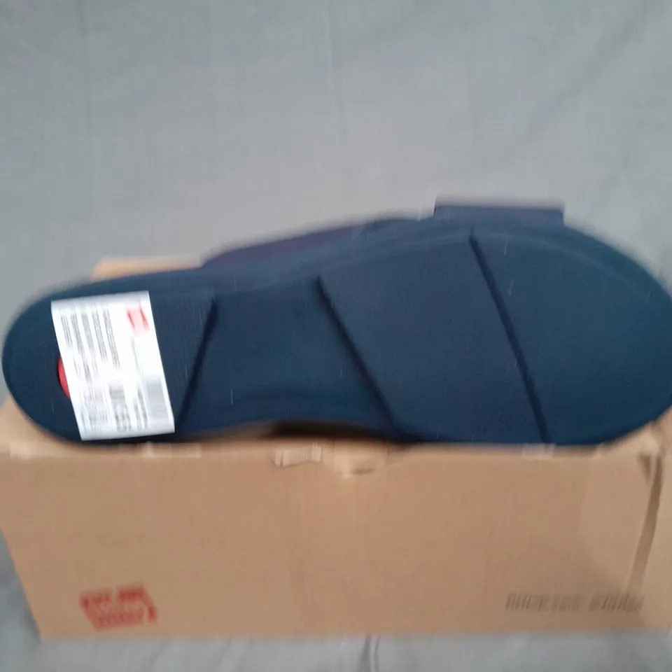 BOXED PAIR OF FITFLOP GRACIE LEATHER CROSS SLIDES MDNGH NAVY SIZE UK 5.5