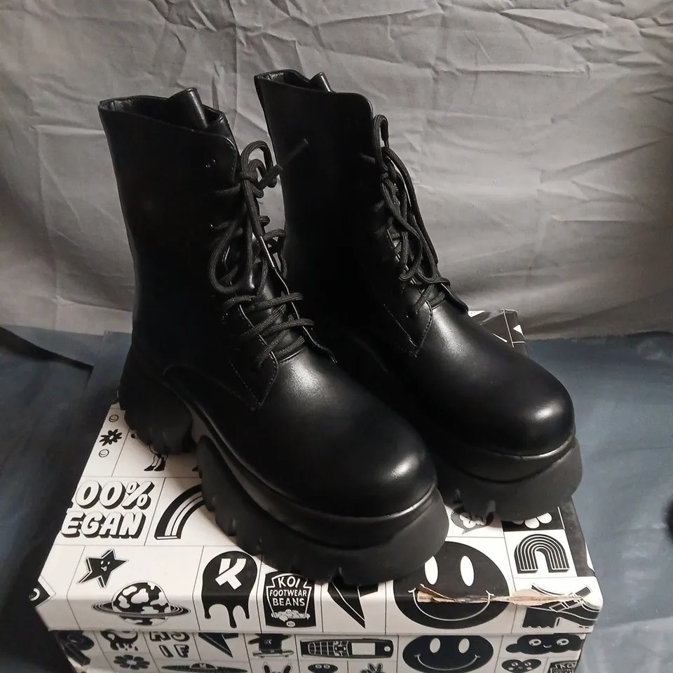 KOI RANCOR FOOTWEAR BLACK LEATHER COMBAT BOOTS – PLATFORM LUG SOLE SIZE 7