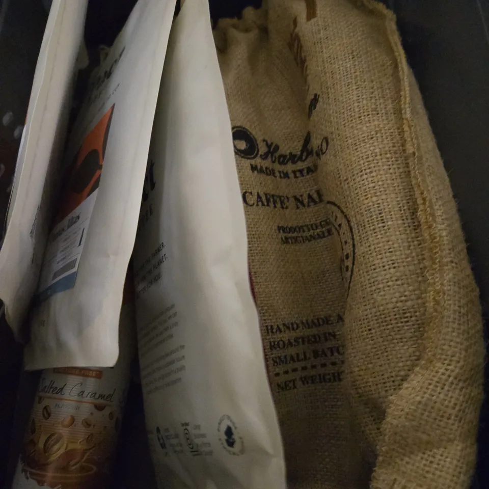 TOTE OF APPROXIMATELY 8 ASSORTED FOOD ITEMS TO INCLUDE - PACT COFFEE TARRAS ALTAS , COW & GATE INFANT MILK , ICE COFFEE ETC