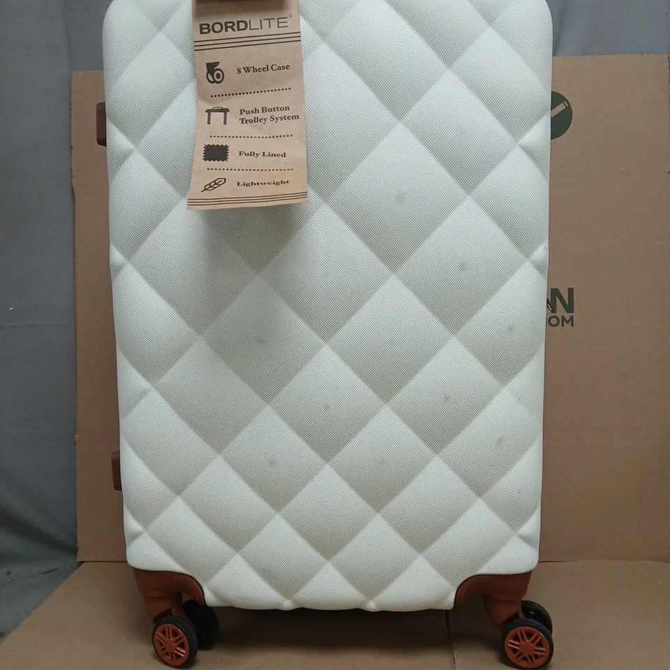 BORDLITE 8-WHEEL CASE LUGGAGE IN QUILTED WHITE