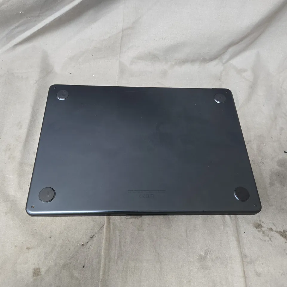 APPLE MACBOOK AIR LAPTOP – SPACE GRAY