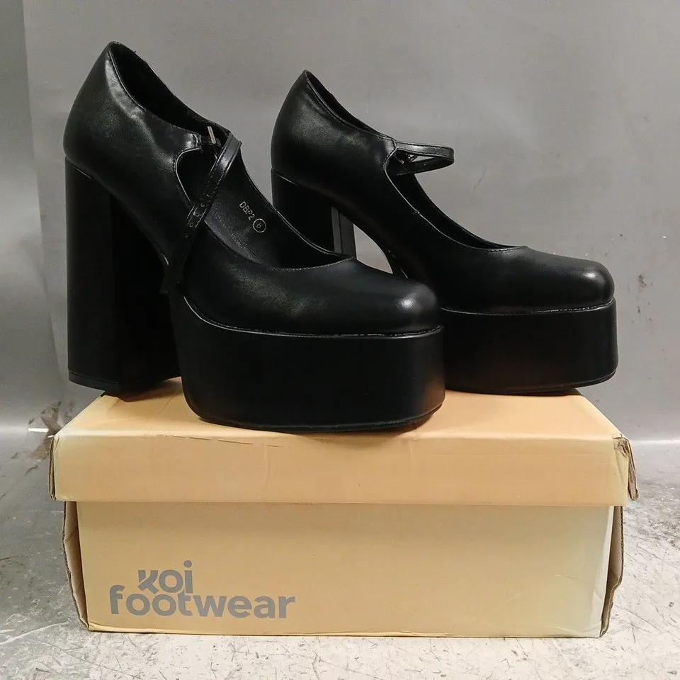 BOXED PAIR OF KOI DARKBLOOM BLACK PLATFORM HEELS SIZE UK 6